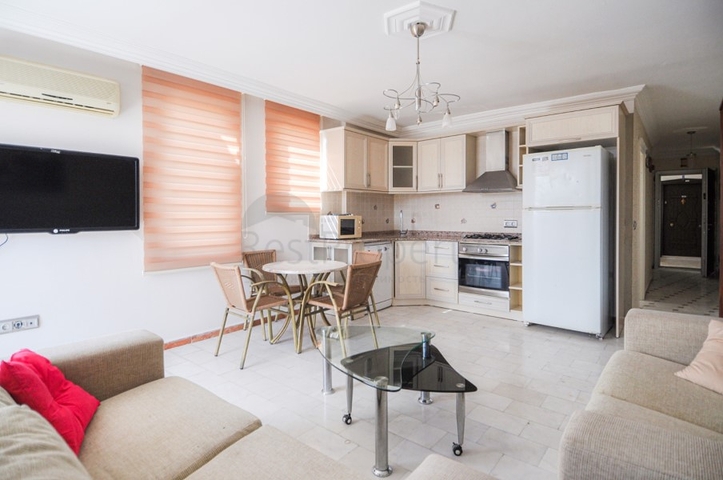 في المركز وباطلالة على القلعة - شقق تصميم 1+1 - الانيا 