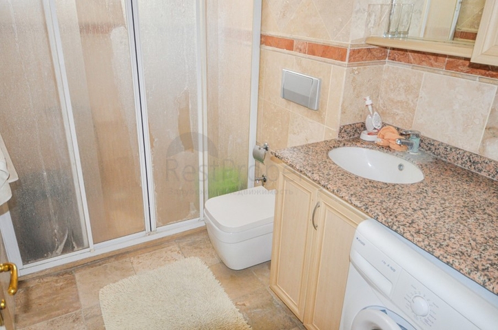 في المركز وباطلالة على القلعة - شقق تصميم 1+1 - الانيا 