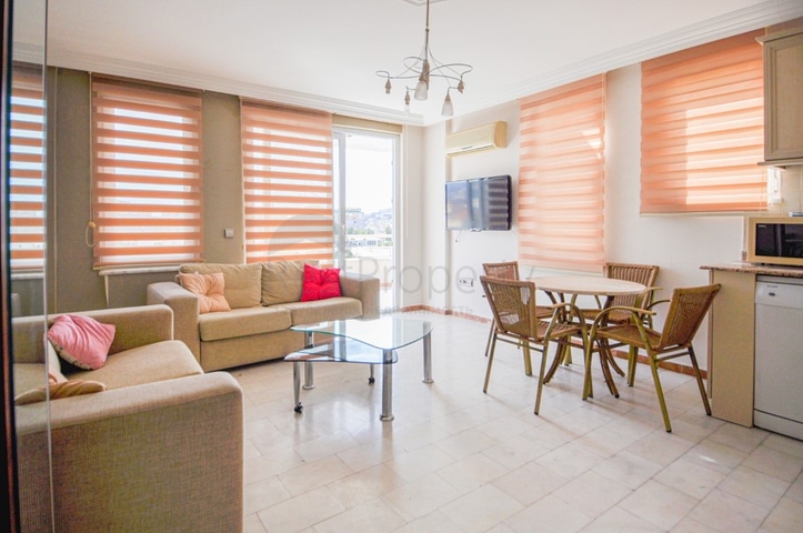 في المركز وباطلالة على القلعة - شقق تصميم 1+1 - الانيا 