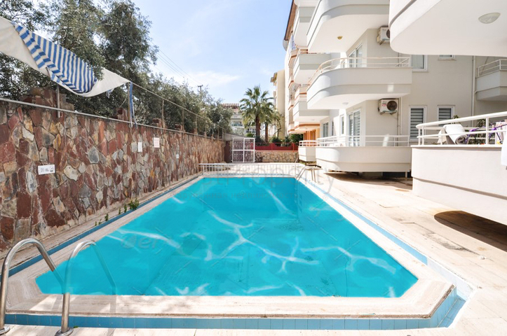 في المركز وباطلالة على القلعة - شقق تصميم 1+1 - الانيا 