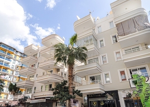 في المركز وباطلالة على القلعة - شقق تصميم 1+1 - الانيا 