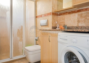 في المركز وباطلالة على القلعة - شقق تصميم 1+1 - الانيا 