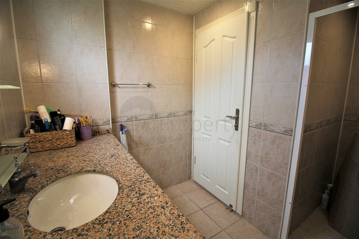 في مركز المدينة -شقق غرفتين وصالة مفروشة - في الانيا 