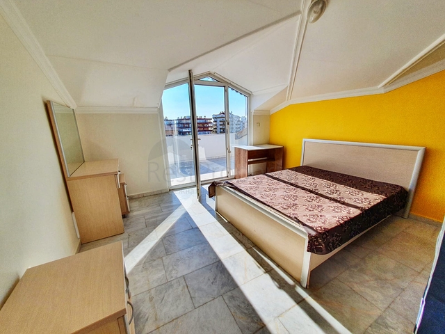 سعر منافس -دوبلكس 4 غرف وصالة - في منطقة اوبا المركزية / الانيا 