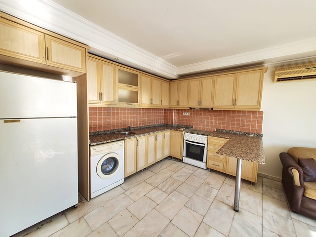 سعر منافس -دوبلكس 4 غرف وصالة - في منطقة اوبا المركزية / الانيا 