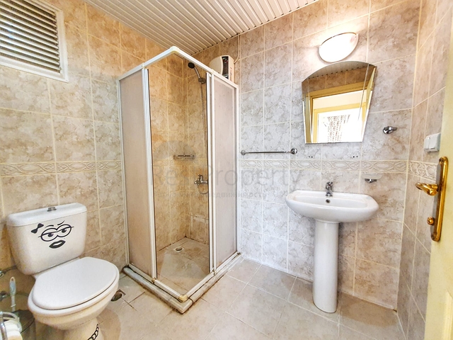 سعر منافس -دوبلكس 4 غرف وصالة - في منطقة اوبا المركزية / الانيا 