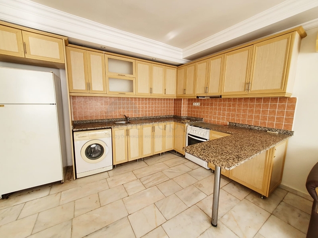 سعر منافس -دوبلكس 4 غرف وصالة - في منطقة اوبا المركزية / الانيا 