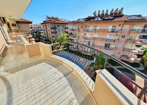 سعر منافس -دوبلكس 4 غرف وصالة - في منطقة اوبا المركزية / الانيا 