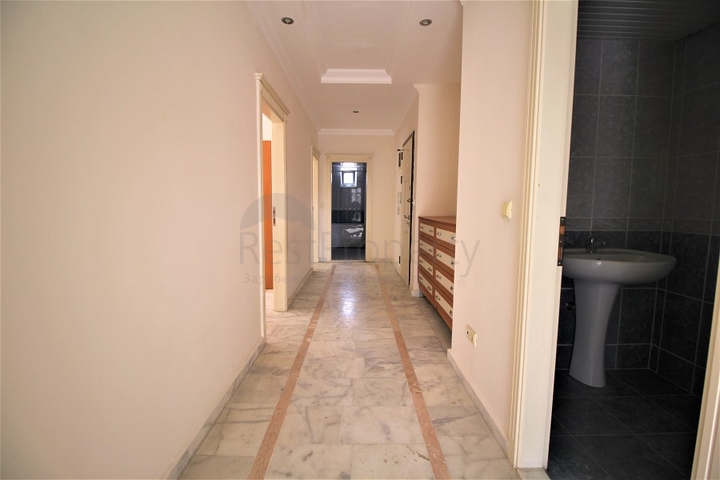 شقة غرفتين وصالة - في مركز مدينة الانيا 