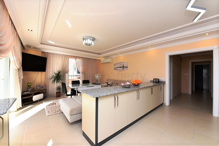 شقة واسعة غرفتين وصالة - مغ الاثاث -قريبة من البحر والخدمات - في مهموتلار / الانيا 