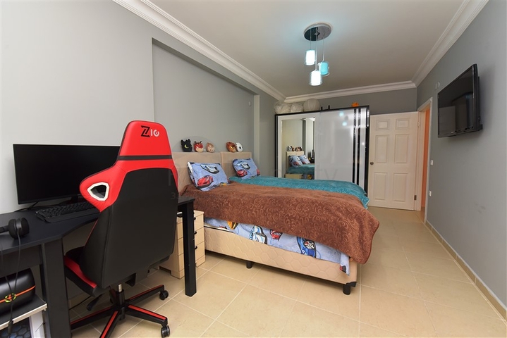 شقة واسعة غرفتين وصالة - مغ الاثاث -قريبة من البحر والخدمات - في مهموتلار / الانيا 