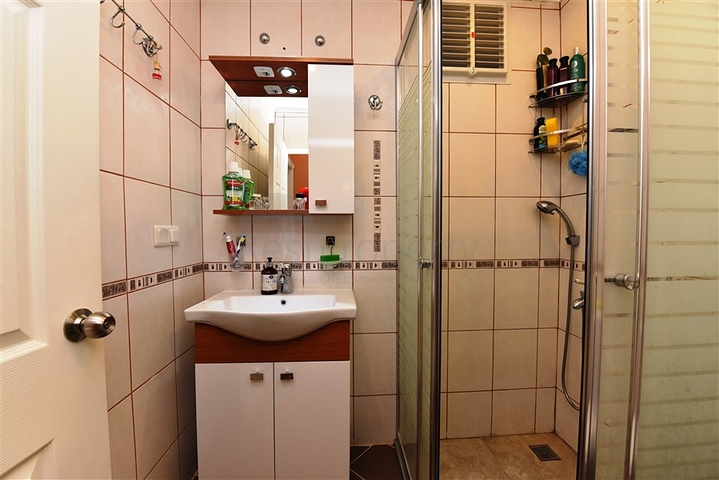 شقة واسعة غرفتين وصالة - مغ الاثاث -قريبة من البحر والخدمات - في مهموتلار / الانيا 