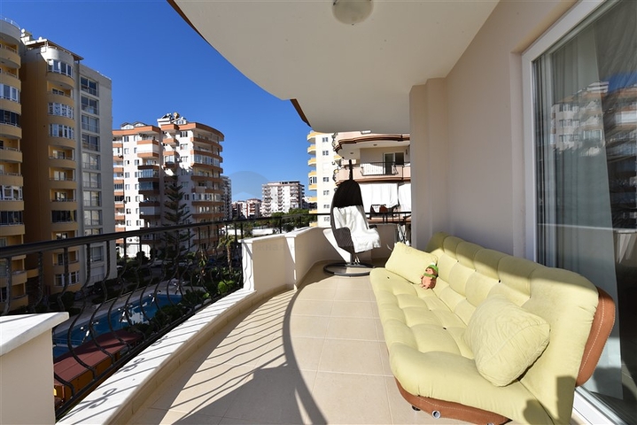 شقة واسعة غرفتين وصالة - مغ الاثاث -قريبة من البحر والخدمات - في مهموتلار / الانيا 