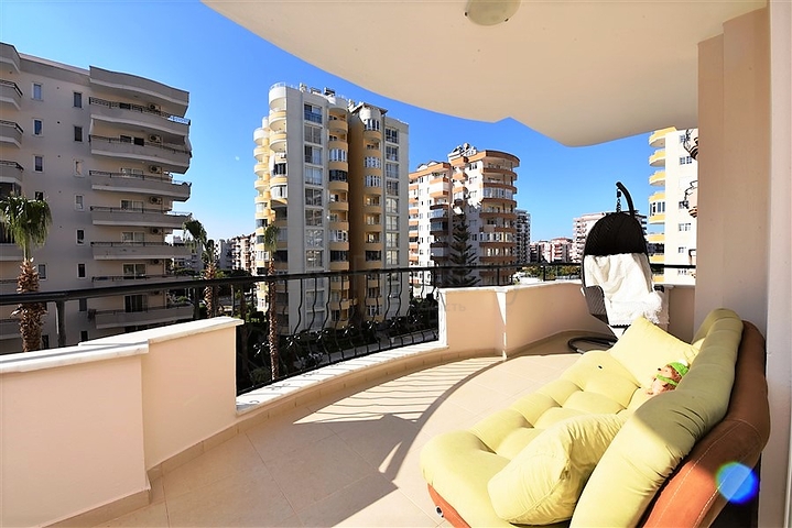 شقة واسعة غرفتين وصالة - مغ الاثاث -قريبة من البحر والخدمات - في مهموتلار / الانيا 