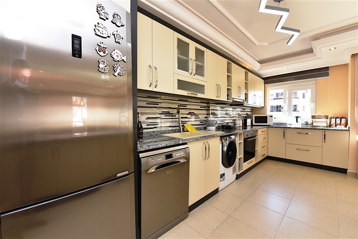 شقة واسعة غرفتين وصالة - مغ الاثاث -قريبة من البحر والخدمات - في مهموتلار / الانيا 