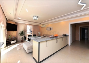 شقة واسعة غرفتين وصالة - مغ الاثاث -قريبة من البحر والخدمات - في مهموتلار / الانيا 