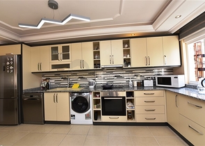 شقة واسعة غرفتين وصالة - مغ الاثاث -قريبة من البحر والخدمات - في مهموتلار / الانيا 