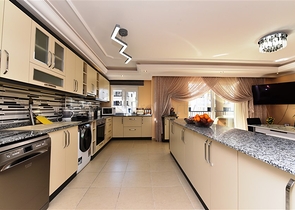 شقة واسعة غرفتين وصالة - مغ الاثاث -قريبة من البحر والخدمات - في مهموتلار / الانيا 