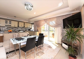 شقة واسعة غرفتين وصالة - مغ الاثاث -قريبة من البحر والخدمات - في مهموتلار / الانيا 