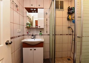 شقة واسعة غرفتين وصالة - مغ الاثاث -قريبة من البحر والخدمات - في مهموتلار / الانيا 