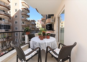 شقة واسعة غرفتين وصالة - مغ الاثاث -قريبة من البحر والخدمات - في مهموتلار / الانيا 