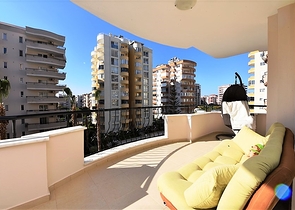 شقة واسعة غرفتين وصالة - مغ الاثاث -قريبة من البحر والخدمات - في مهموتلار / الانيا 