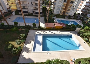 شقة واسعة غرفتين وصالة - مغ الاثاث -قريبة من البحر والخدمات - في مهموتلار / الانيا 