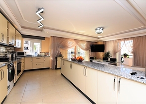 شقة واسعة غرفتين وصالة - مغ الاثاث -قريبة من البحر والخدمات - في مهموتلار / الانيا 