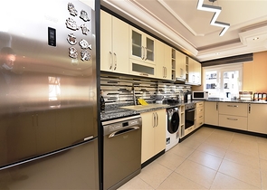 شقة واسعة غرفتين وصالة - مغ الاثاث -قريبة من البحر والخدمات - في مهموتلار / الانيا 