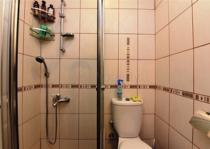 شقة واسعة غرفتين وصالة - مغ الاثاث -قريبة من البحر والخدمات - في مهموتلار / الانيا 