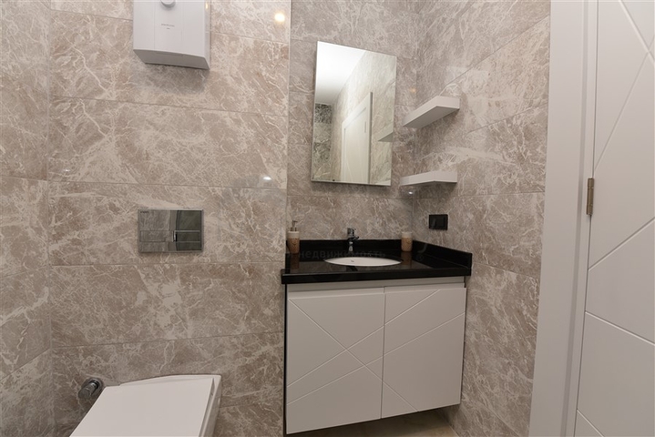 شقة مفروشة 1 + 1 في وسط ألانيا 