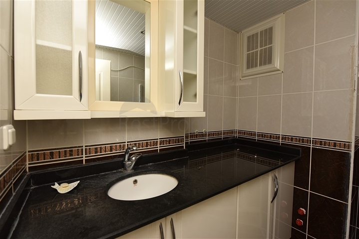 شقة عائلية -2 غرفة وصالة - في منطقة جيكجلي الراقية / الانيا 