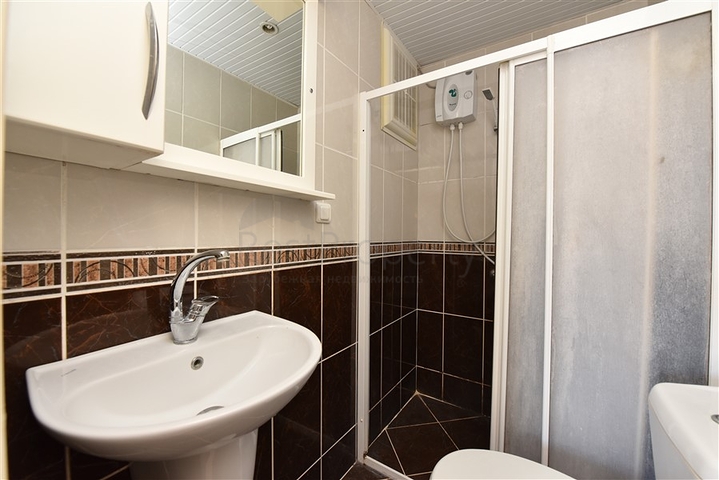 شقة عائلية -2 غرفة وصالة - في منطقة جيكجلي الراقية / الانيا 