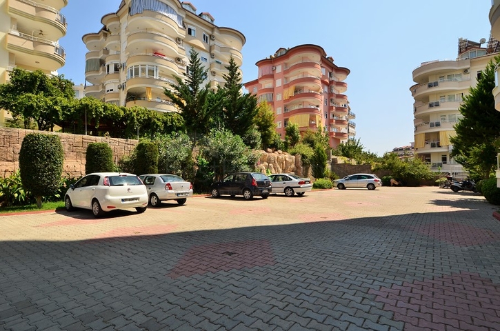 شقة عائلية -2 غرفة وصالة - في منطقة جيكجلي الراقية / الانيا 