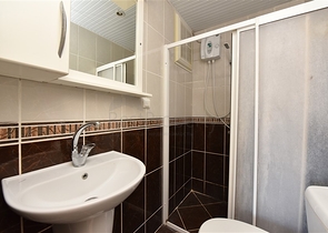 شقة عائلية -2 غرفة وصالة - في منطقة جيكجلي الراقية / الانيا 