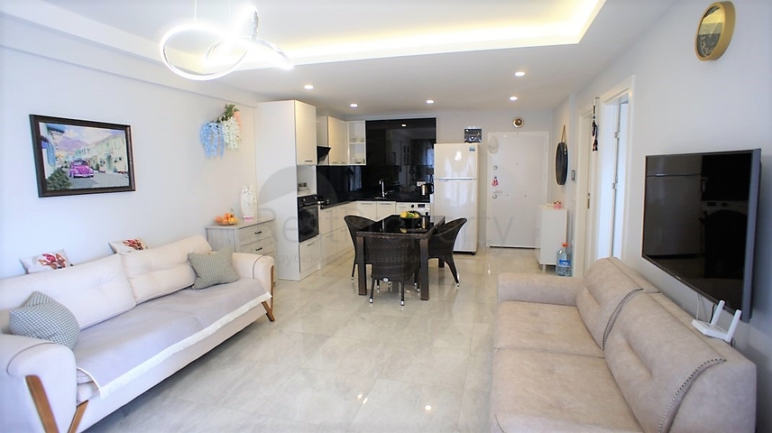 مساحة واسعة -شقة غرفة وصالة مفروشة - ضمن مجمع قريب من البحر والخدمات - في مهموتلار / الانيا 