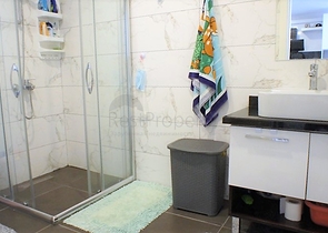 مساحة واسعة -شقة غرفة وصالة مفروشة - ضمن مجمع قريب من البحر والخدمات - في مهموتلار / الانيا 