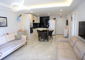 مساحة واسعة -شقة غرفة وصالة مفروشة - ضمن مجمع قريب من البحر والخدمات - في مهموتلار / الانيا 