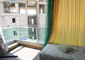 مساحة واسعة -شقة غرفة وصالة مفروشة - ضمن مجمع قريب من البحر والخدمات - في مهموتلار / الانيا 