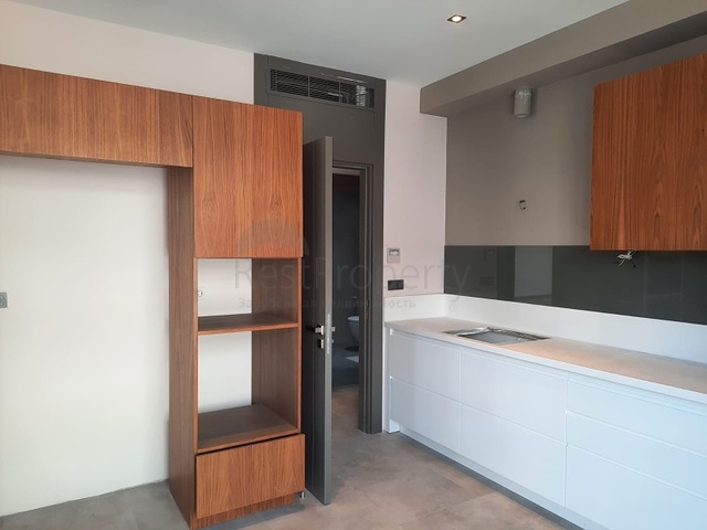 فرصة استثمارية - مجمع عائلي قيد الانشاء - في مركز الانيا