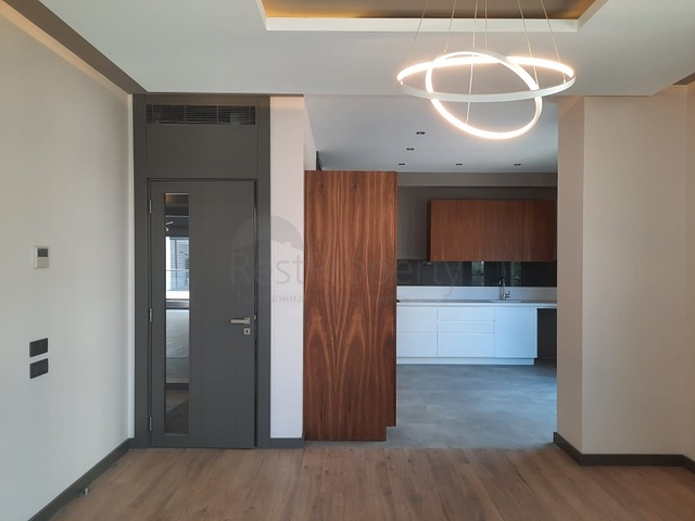 فرصة استثمارية - مجمع عائلي قيد الانشاء - في مركز الانيا