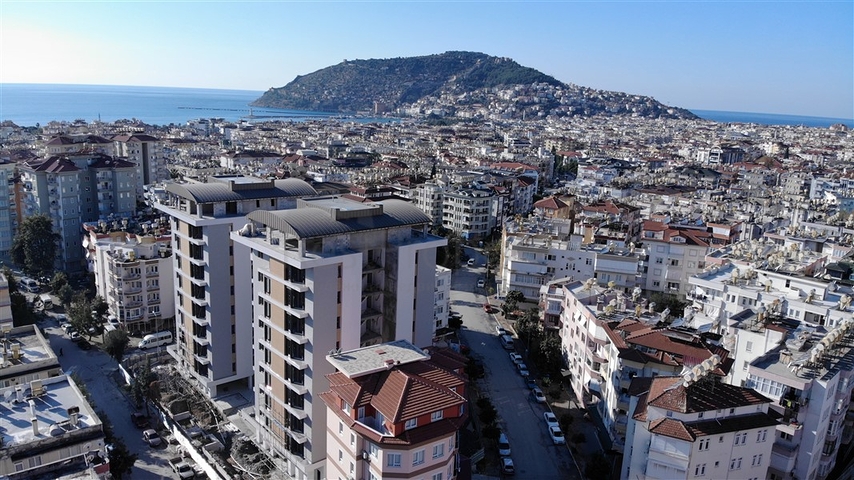 فرصة استثمارية - مجمع عائلي قيد الانشاء - في مركز الانيا