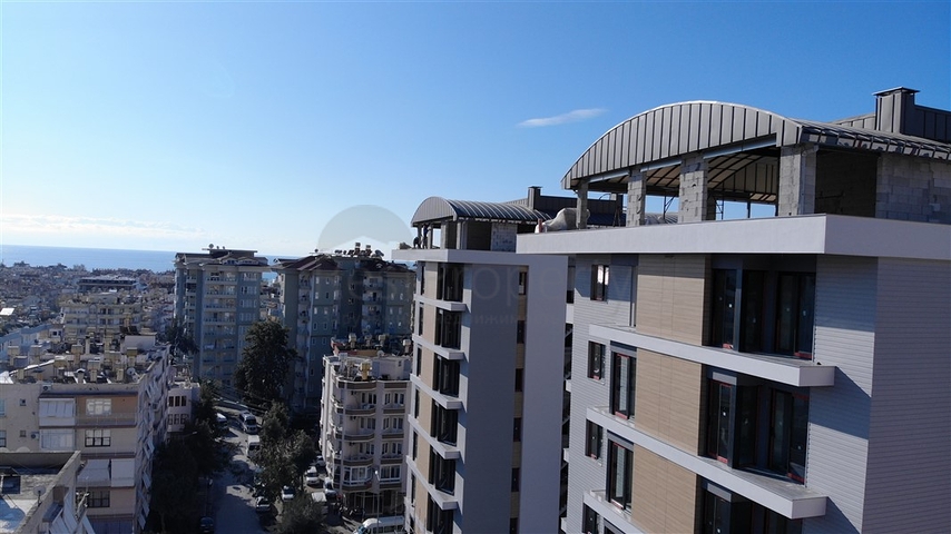 فرصة استثمارية - مجمع عائلي قيد الانشاء - في مركز الانيا