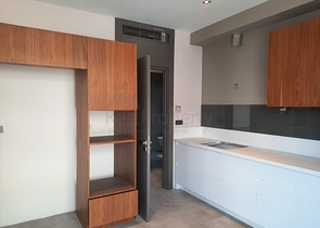 فرصة استثمارية - مجمع عائلي قيد الانشاء - في مركز الانيا