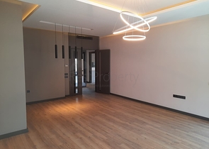 فرصة استثمارية - مجمع عائلي قيد الانشاء - في مركز الانيا