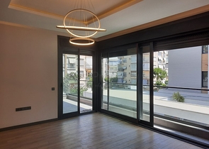 فرصة استثمارية - مجمع عائلي قيد الانشاء - في مركز الانيا