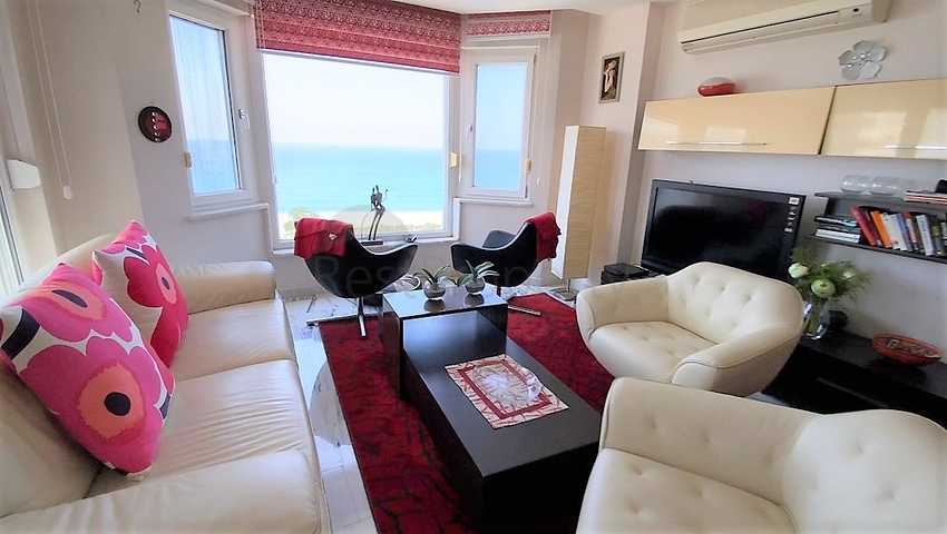 اطلالة بحرية ساحرة -طابق مرتفع - شقة غرفتين وصالة ضمن مجمع اول صف على البحر - في توسمور / الانيا