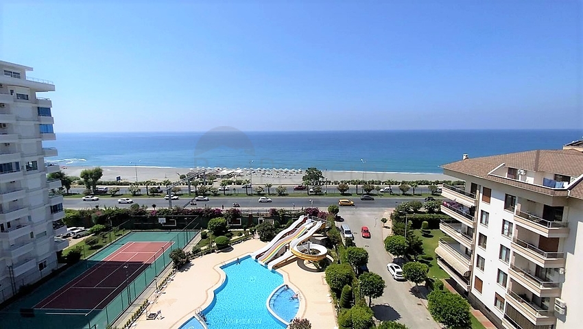 اطلالة بحرية ساحرة -طابق مرتفع - شقة غرفتين وصالة ضمن مجمع اول صف على البحر - في توسمور / الانيا