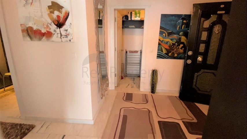 اطلالة بحرية ساحرة -طابق مرتفع - شقة غرفتين وصالة ضمن مجمع اول صف على البحر - في توسمور / الانيا