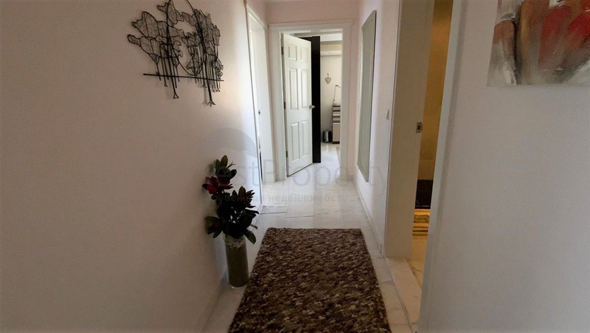 اطلالة بحرية ساحرة -طابق مرتفع - شقة غرفتين وصالة ضمن مجمع اول صف على البحر - في توسمور / الانيا